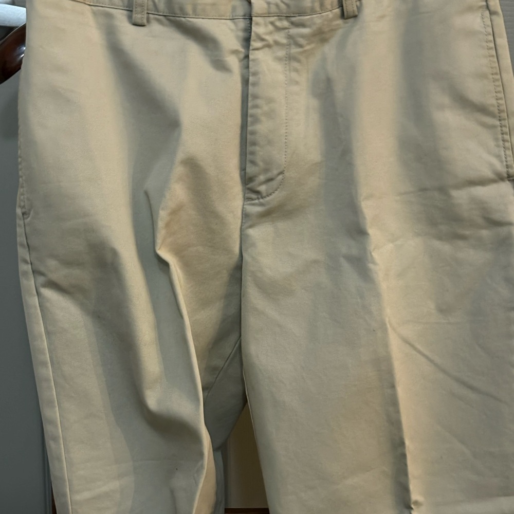 J. Crew Men's Khaki Chinos 33/30 Plain Front with hem.
